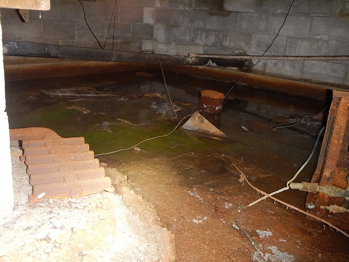 Crawlspace plumbing leak found by a home inspector/crawlspace inspection