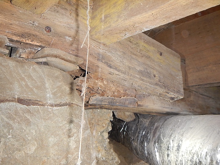 Failing support beam found on a home inspection near Vincennes in 