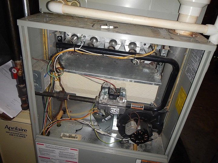 Gas furnace in excellent condition found by home inspector in Evansville IN