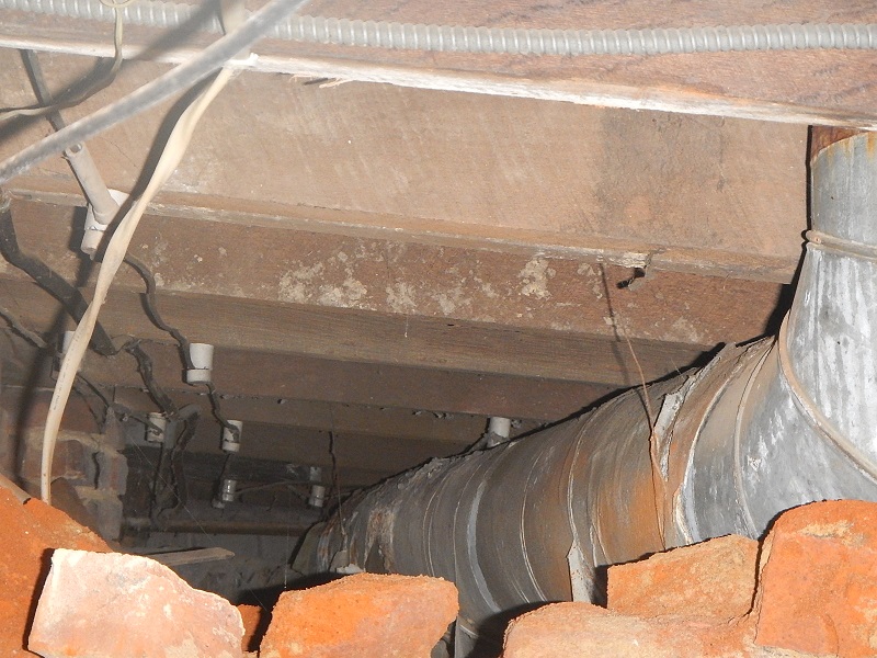 Knob and tube found by the home inspector near Evansville, Indiana. 